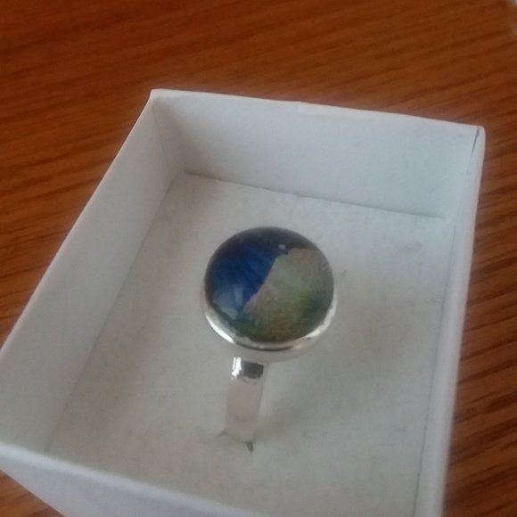 Silver plated adjustable glass cabochon ring - Picture 2 of 2